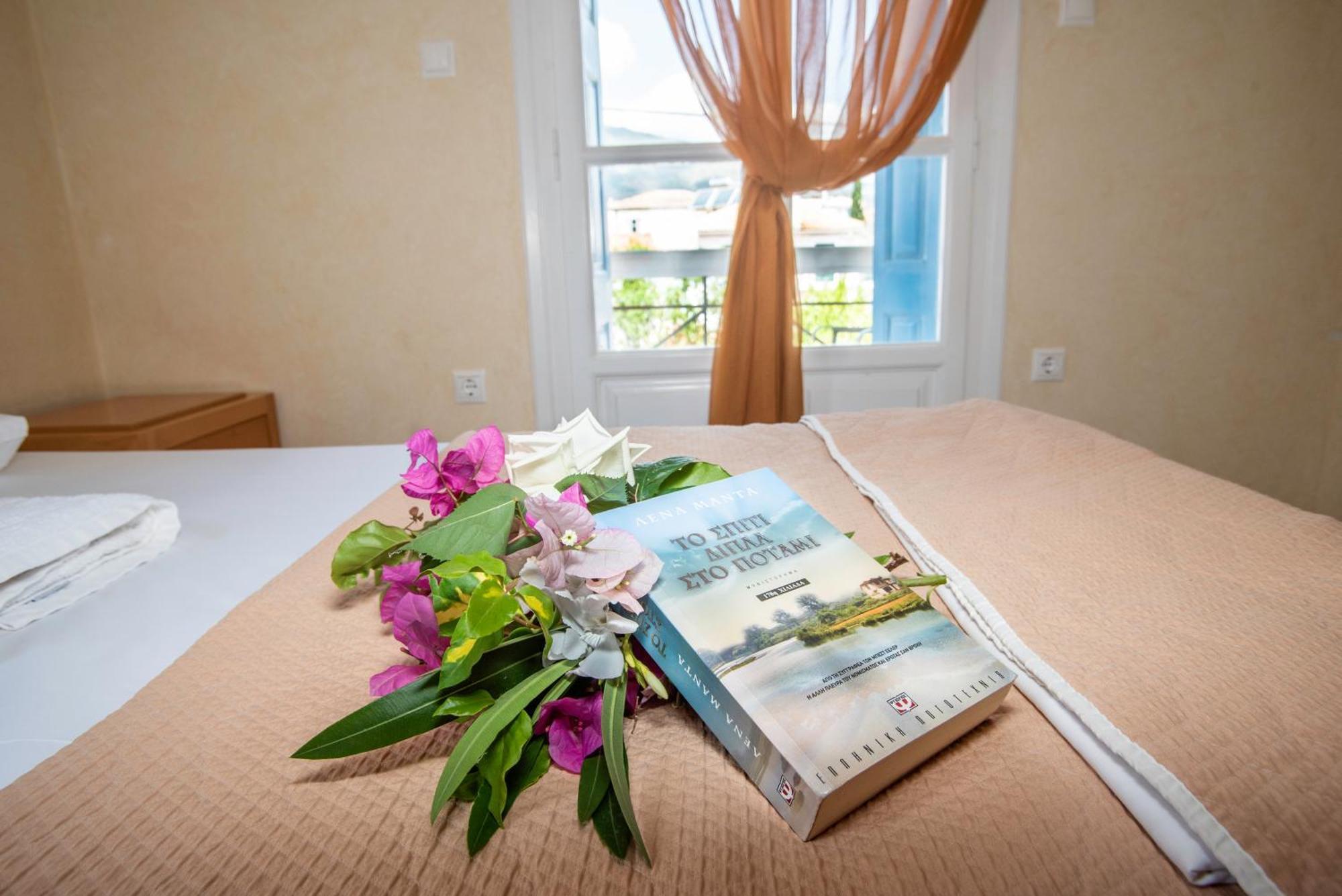 Hotel Argo Galaxidi ภายนอก รูปภาพ