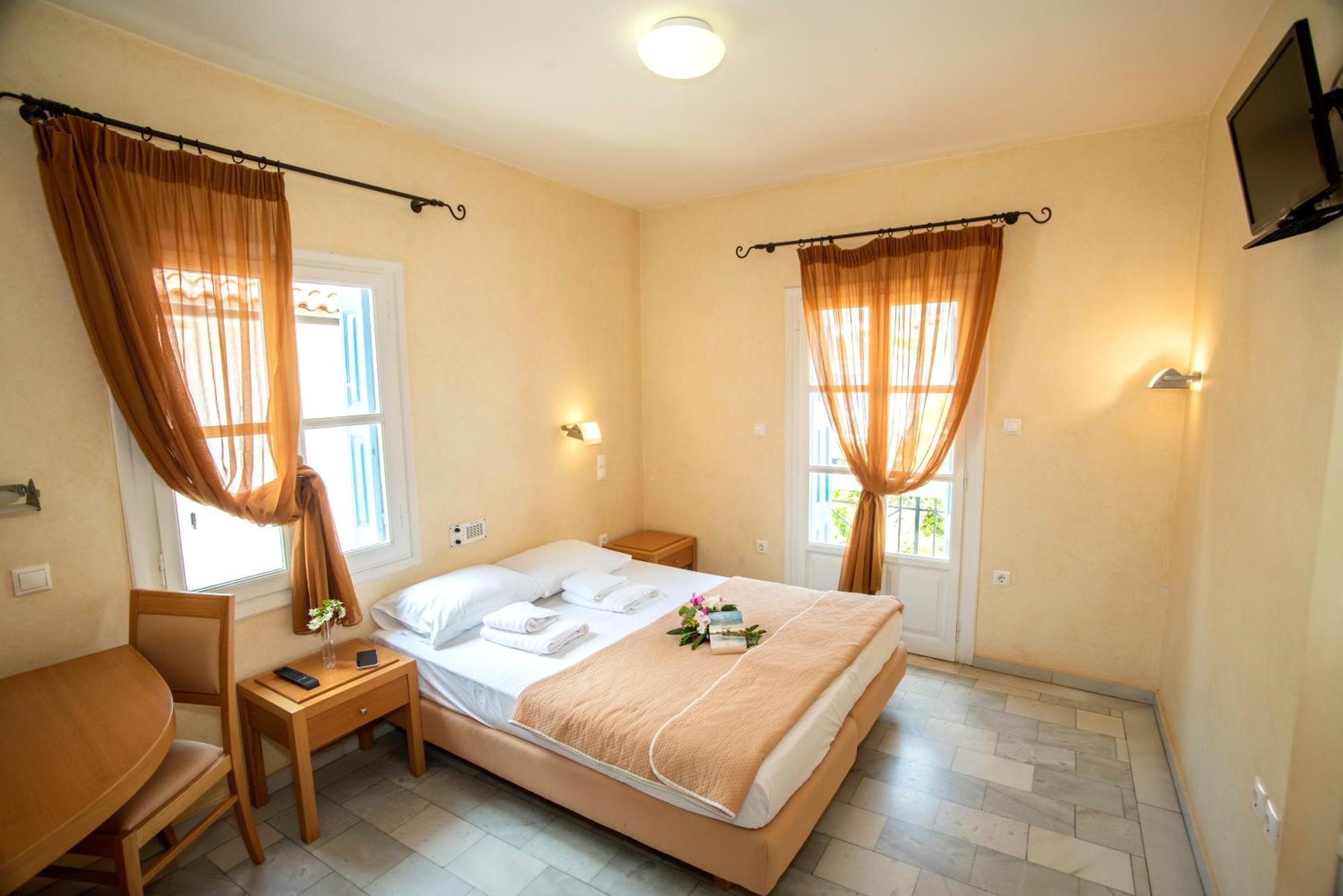 Hotel Argo Galaxidi ภายนอก รูปภาพ