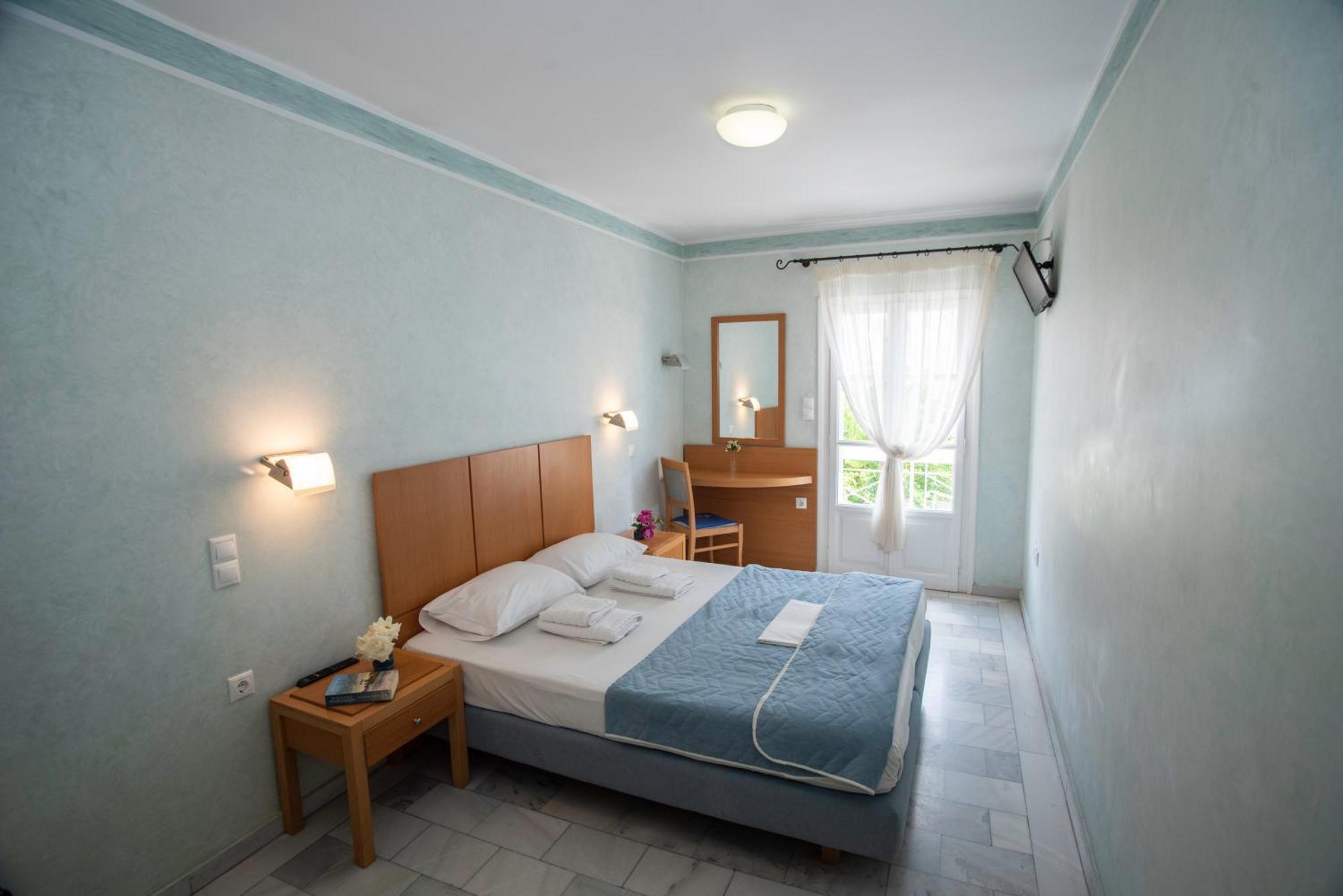 Hotel Argo Galaxidi ภายนอก รูปภาพ