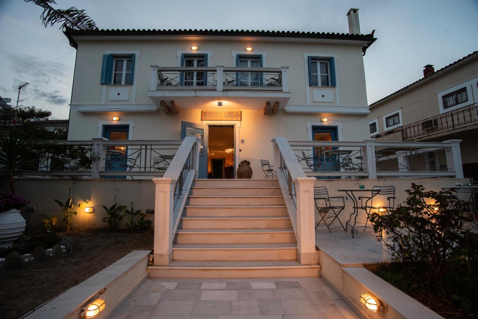 Hotel Argo Galaxidi ภายนอก รูปภาพ