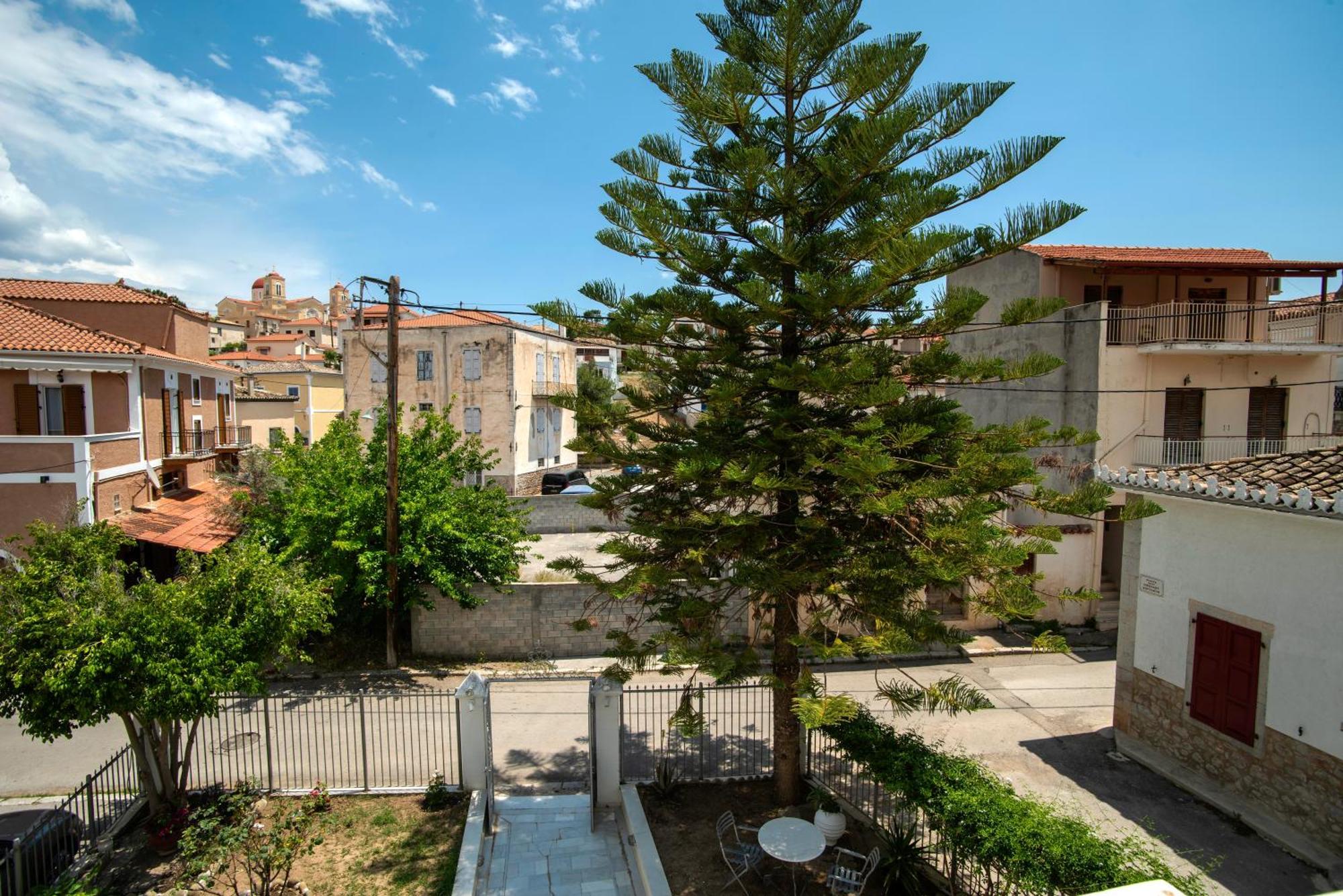 Hotel Argo Galaxidi ภายนอก รูปภาพ